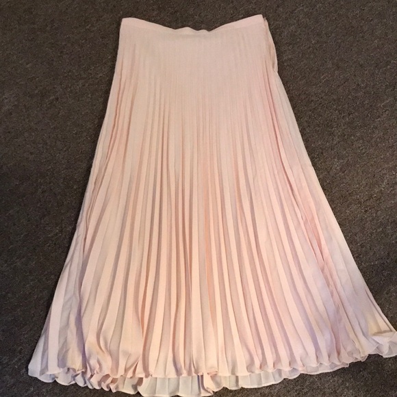 banana republic pleated maxi skirt